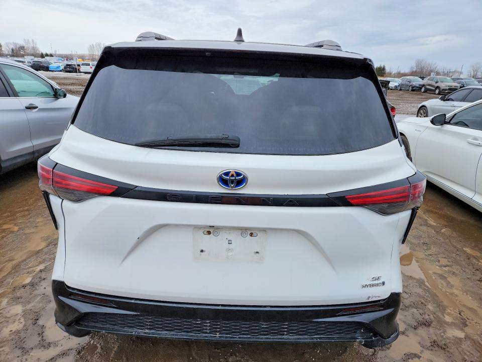 2021 Toyota Sienna VIN 5TDGRKEC9MS007969 COPART salvage auction — VANDALISM, Salvage Title, sold $3,500 on 2026-07-30 (photo 6)