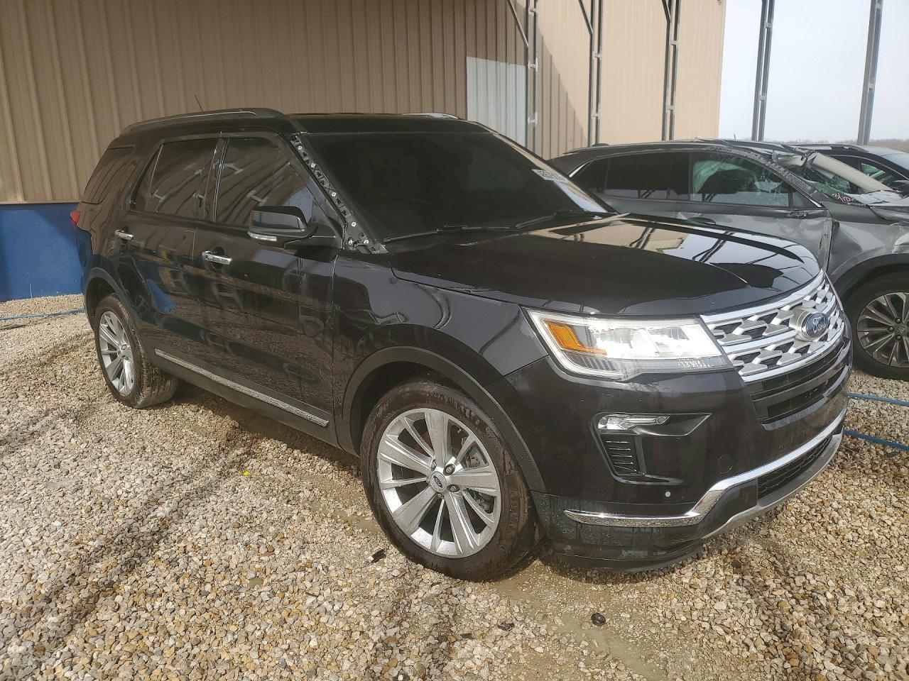 2019 Ford Explorer VIN 1FM5K7F85KGA16139 COPART salvage auction — Normal Wear, MO - CERT OF TITLE-REPOSSESSED, sold $2,350 on 2026-07-02 (photo 4)