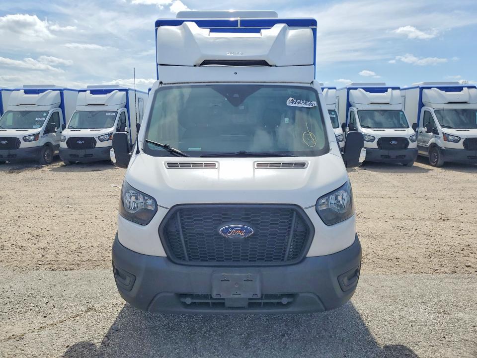 2021 Ford Transit VIN 1FDBW5Z81MKA93159 COPART salvage auction — NORMAL WEAR, Tx - Certificate Of Title, sold $17,000 on 2026-07-30 (photo 5)