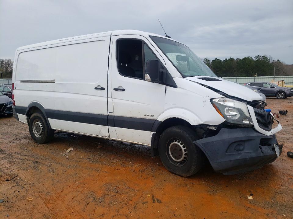 2014 VIN WD3PE7DC9E5908156 COPART salvage auction — FRONT END, Salvage Title, sold $950 on 2026-07-15 (photo 4)