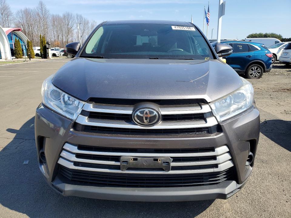2017 Toyota Highlander VIN 5TDBZRFH3HS427097 COPART salvage auction — FRONT END, CT - CERTIFICATE OF TITLE, sold $10,200 on 2026-07-02 (photo 5)