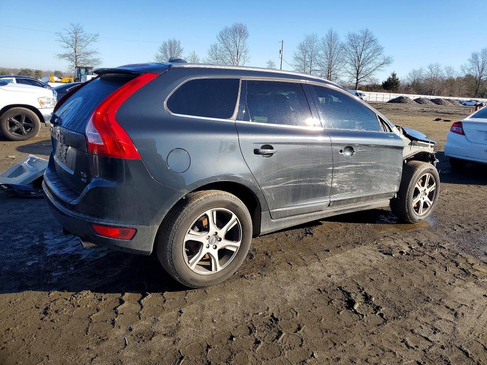 2013 Volvo VIN YV4902DZ0D2416746 COPART salvage auction — FRONT END, NJ - CERT OF TITLE-SALVAGE, sold $900 on 2026-07-27 (photo 3)