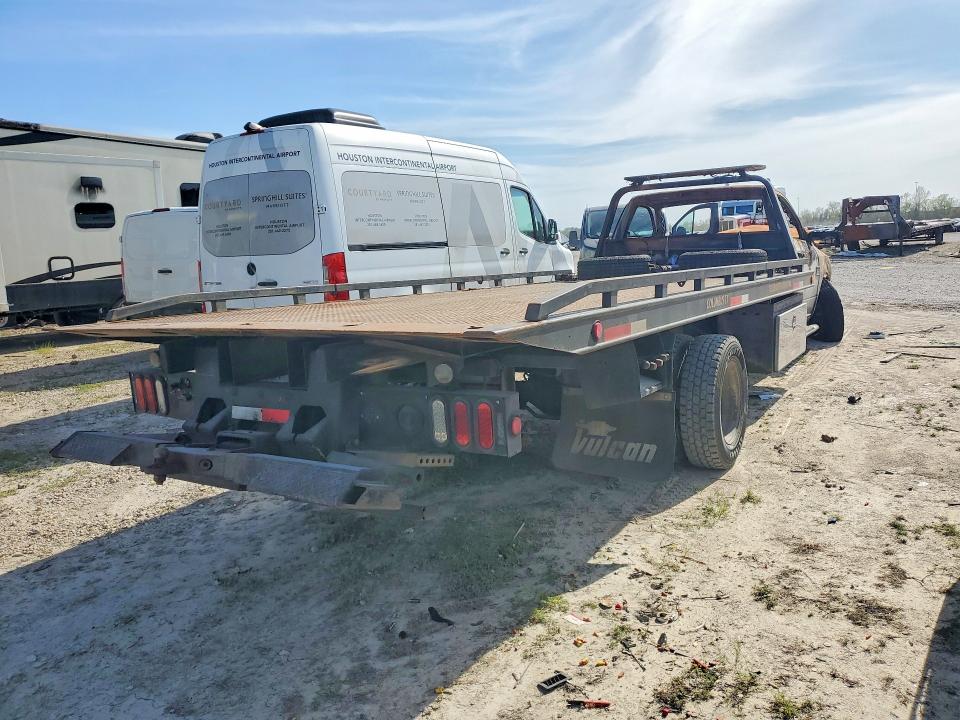 2012 Dodge Ram 5500 VIN 3C7WDMDL3CG233576 COPART salvage auction — BURN, TX - NONREPAIRABLE TITLE, sold $8,800 on 2026-07-31 (photo 3)