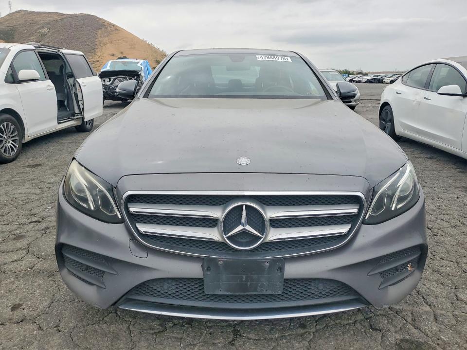 2017 Mercedes-benz E-klasse VIN WDDZF4KB6HA093517 COPART salvage auction — MINOR DENT/SCRATCHES, Ca - Dis/Dlr/Exp Only Clean Title (P), sold $6,900 on 2026-07-30 (photo 5)