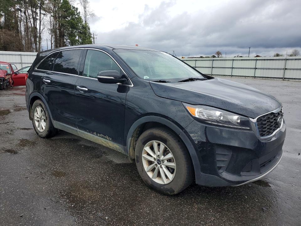 2019 Kia Sorento VIN 5XYPG4A35KG568493 COPART salvage auction — REAR END, NC - SALVAGE CERTIFICATE OF TITLE, sold $1,300 on 2026-07-30 (photo 4)