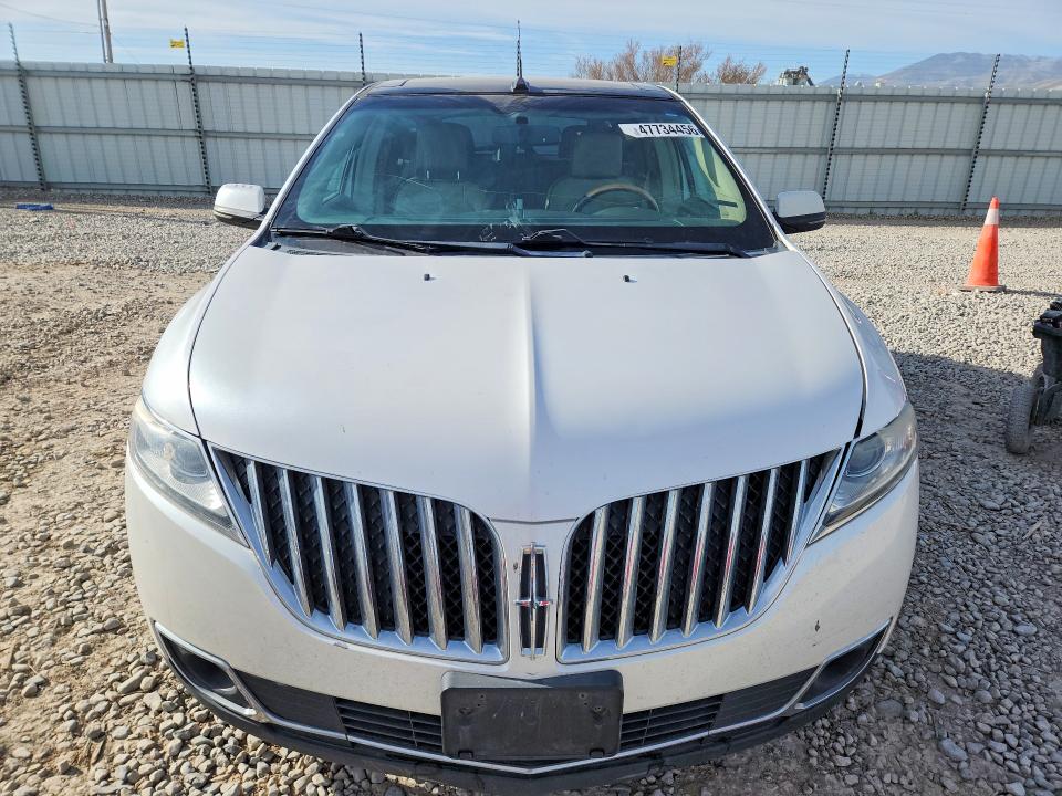 2013 Lincoln Mkx VIN 2LMDJ8JK8DBL15467 COPART salvage auction — MINOR DENT/SCRATCHES, Nm - Cert Of Title-Salvage, sold $725 on 2026-07-02 (photo 5)