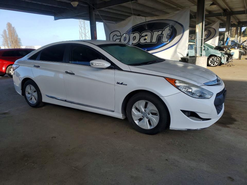 2013 Hyundai Sonata hybrid VIN KMHEC4A40DA069062 COPART salvage auction — REAR END, Ca - Dis/Dlr/Exp Lien Papers-Salv, sold $500 on 2026-07-22 (photo 4)
