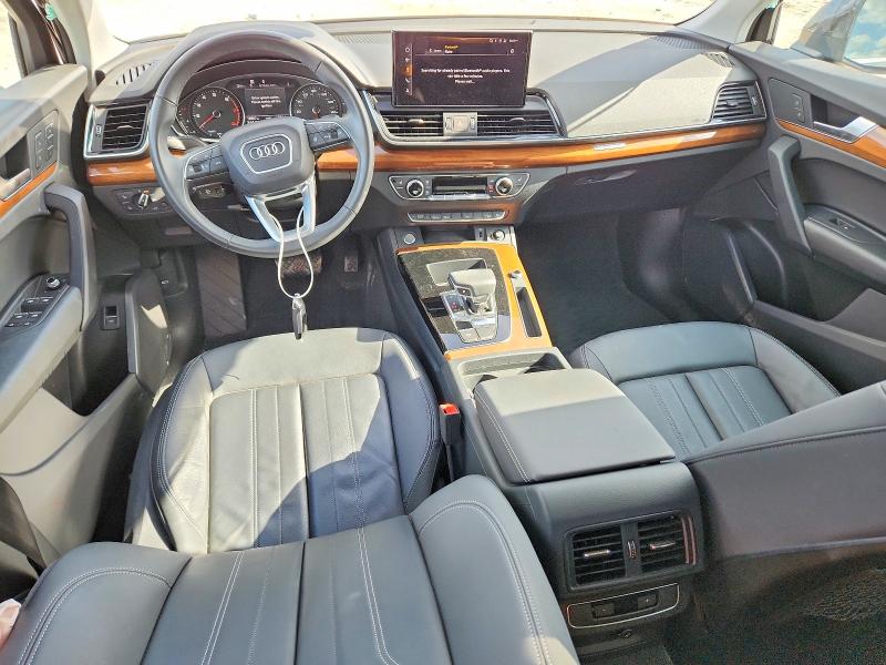 2024 Audi Q5 VIN WA1ABAFY8R2013303 COPART salvage auction — SIDE, Fl - Cert Of Title Slvg Rebuildable, sold $11,500 on 2026-07-09 (photo 8)
