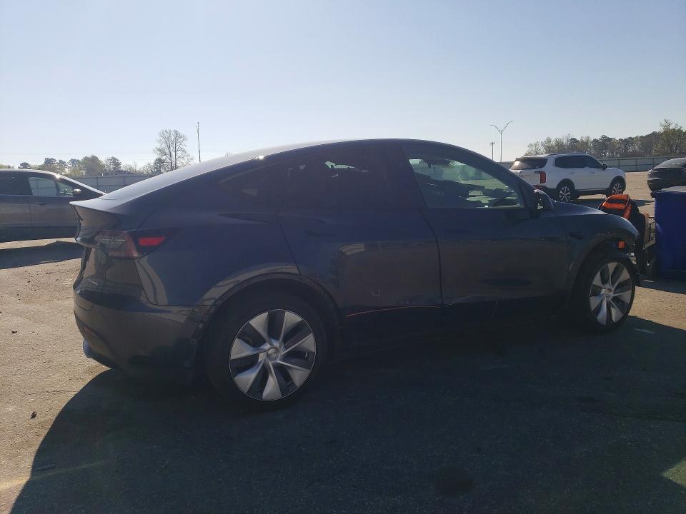 2024 Tesla Model y VIN 7SAYGDEE0RA265428 COPART salvage auction — FRONT END, Nc - Salvage Certificate Of Title, sold $900 on 2026-07-21 (photo 3)