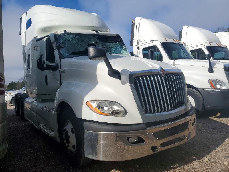 2019 International VIN 3HSDZAPRXKN672733 — COPART salvage auction photo