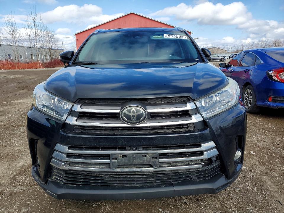 2018 Toyota VIN 5TDDZRFH1JS833975 COPART salvage auction — VANDALISM, On - Permit No Brand - Unfit, sold $15,900 on 2026-07-03 (photo 5)