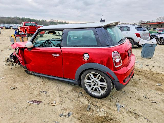 2011 Mini Cooper VIN WMWSV3C53BTY23121 COPART salvage auction — FRONT END, Md - Cert Of Salvage > 75% Damage, sold $325 on 2026-07-14 (photo 2)