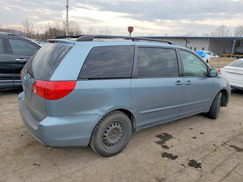 2007 Toyota Sienna VIN 5TDZK23C97S085348 COPART salvage auction — MINOR DENT/SCRATCHES, NY - CERTIFICATE OF TITLE, sold $775 on 2026-07-16 (photo 3)