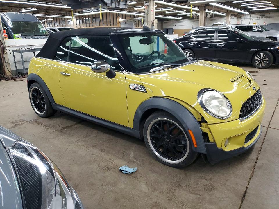 2010 Mini Cooper VIN WMWMS3C57ATY50869 COPART salvage auction — MECHANICAL, Il - Certificate Of Title, sold $550 on 2026-07-06 (photo 4)