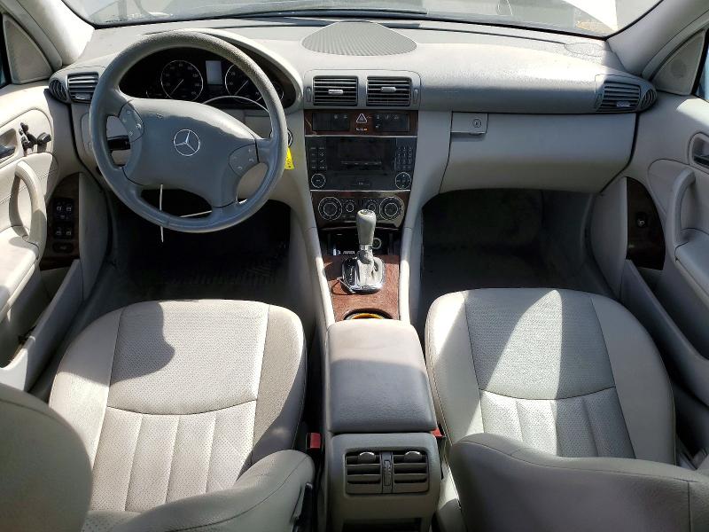 2005 Mercedes-benz C class VIN WDBRF61J75F558463 COPART salvage auction — MINOR DENT/SCRATCHES, Ca - Dis/Dlr/Exp Only Clean Title, sold $500 on 2026-07-08 (photo 8)