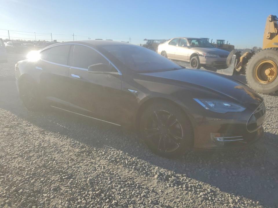 2014 Tesla Model s VIN 5YJSA1S12EFP48677 COPART salvage auction — REAR END, Co - Salvage Title, sold $2,050 on 2026-07-07 (photo 4)