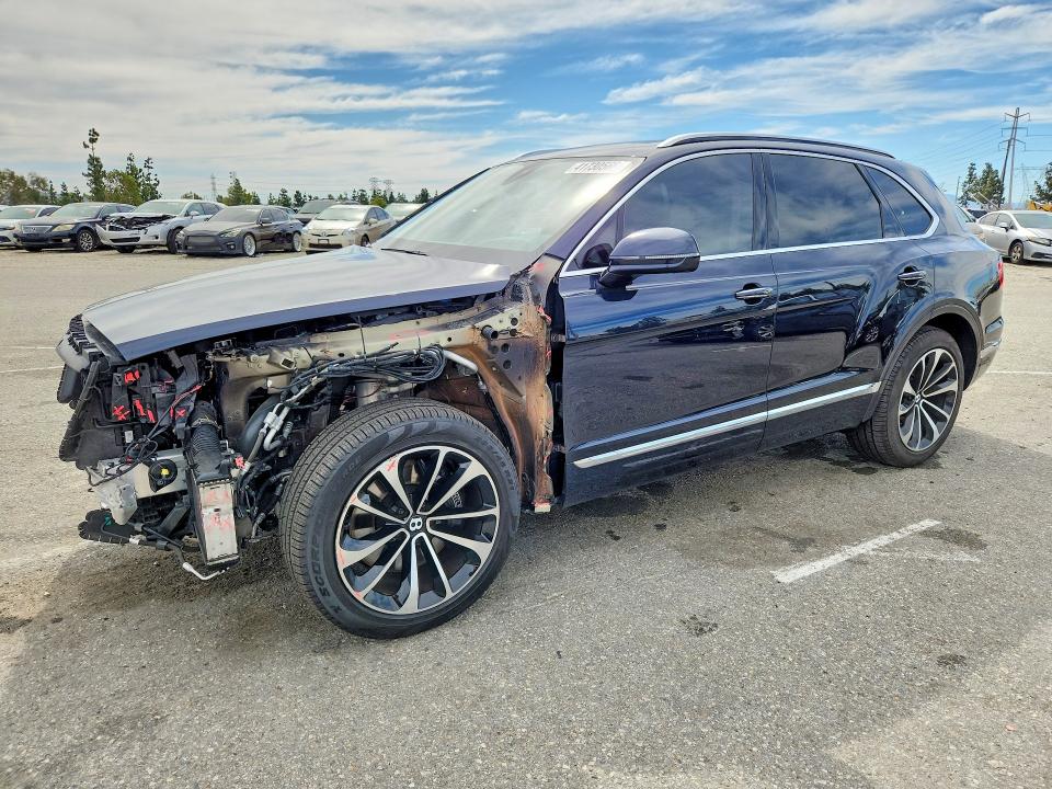 2018 Bentley Bentayga VIN SJAAC2ZV8JC021752 COPART salvage auction — FRONT END, Ca - Salvage Certificate, sold $4,700 on 2026-07-21 (photo 1)