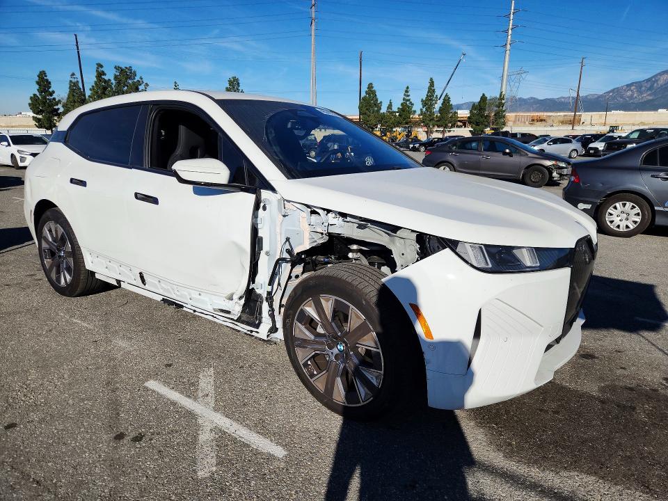 2026 BMW Ix VIN WB543CF04TCV02588 COPART salvage auction — FRONT END, Ca - Salvage Certificate, sold $35,500 on 2026-07-28 (photo 4)