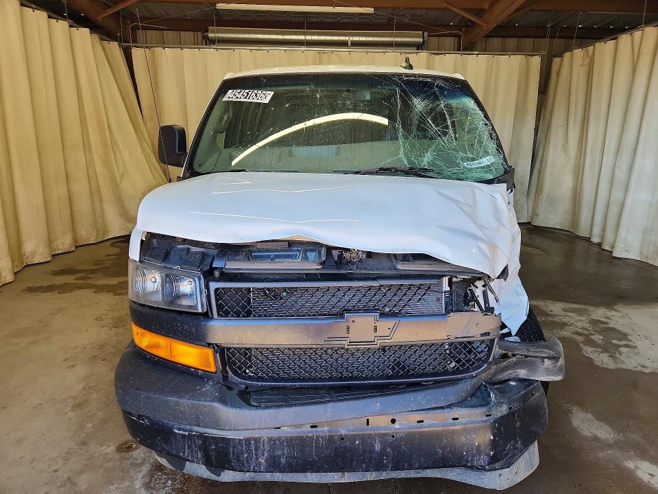 2025 Chevrolet Express VIN 1GCWGAFPXS1270608 COPART salvage auction — FRONT END, Salvage Title, sold $4,200 on 2026-07-09 (photo 5)