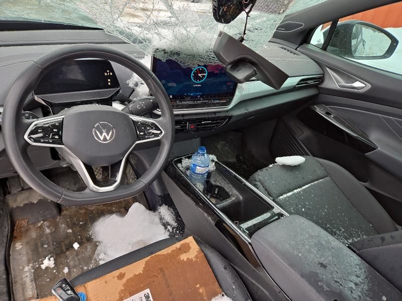 2024 Volkswagen Id.4 VIN 1V2JSPE88RC017094 COPART salvage auction — ROLLOVER, Qc - Irrecuperable, sold $1,600 on 2026-08-04 (photo 8)