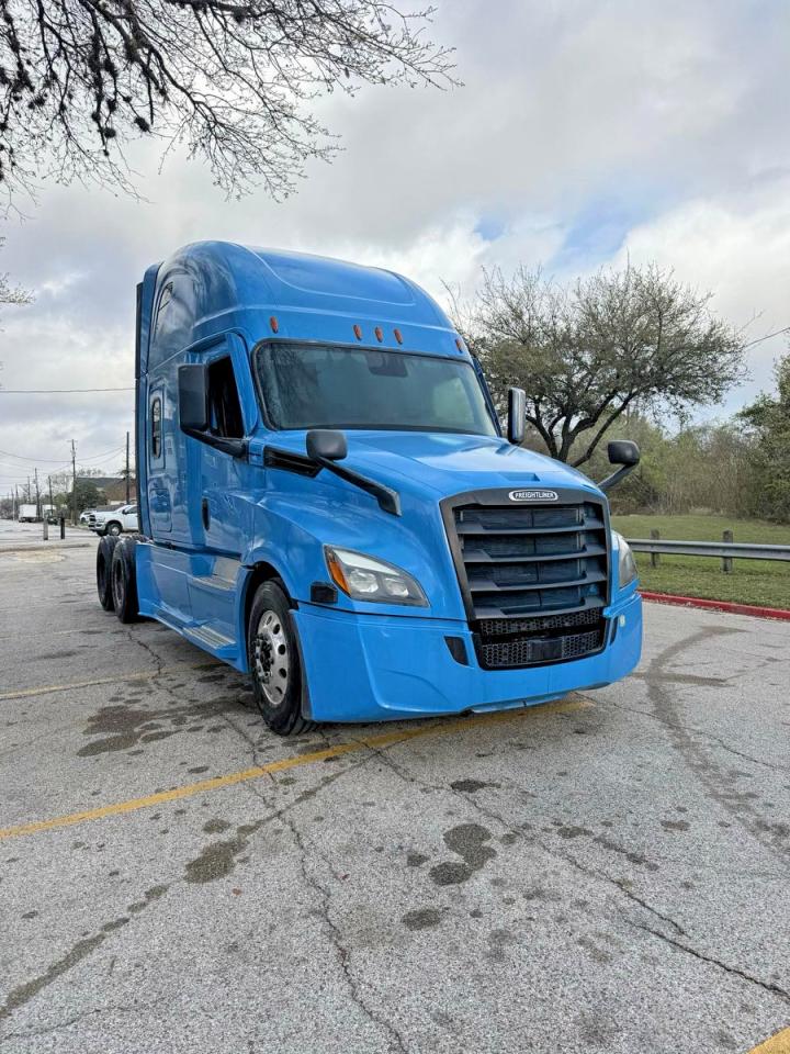 2022 Freightliner All other VIN 3AKJHHDR4NSNT7476 COPART salvage auction — Minor Dent/Scratches, IN - CERTIFICATE OF TITLE (P), sold $30,500 on 2026-03-31 (photo 1)