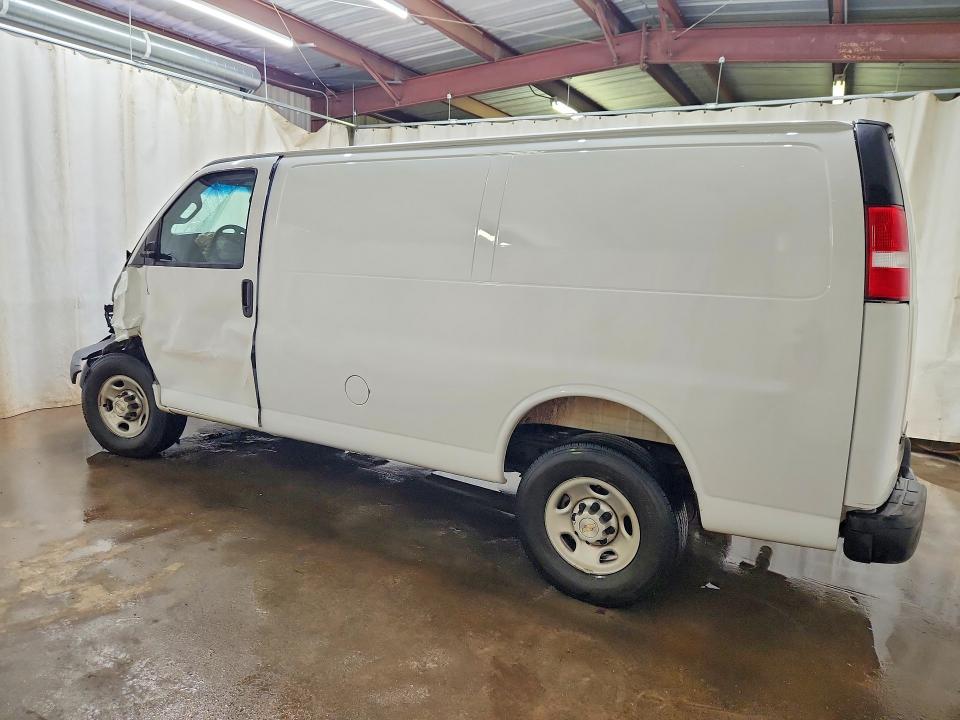 2025 Chevrolet Express VIN 1GCWGAFPXS1270608 COPART salvage auction — FRONT END, Salvage Title, sold $4,200 on 2026-07-09 (photo 2)