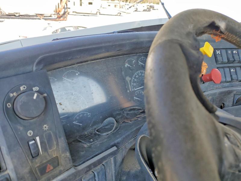 2019 Volvo VIN 4V4WC9DH9KN216977 COPART salvage auction — ROLLOVER, Salvage Title, sold $350 on 2026-07-30 (photo 8)