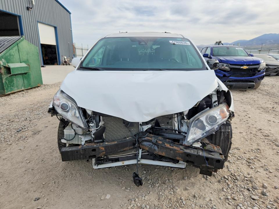 2020 Toyota Sienna VIN 5TDJZ3DC9LS241041 COPART salvage auction — FRONT END, Ut - Salvage Certificate, sold $4,950 on 2026-07-31 (photo 5)