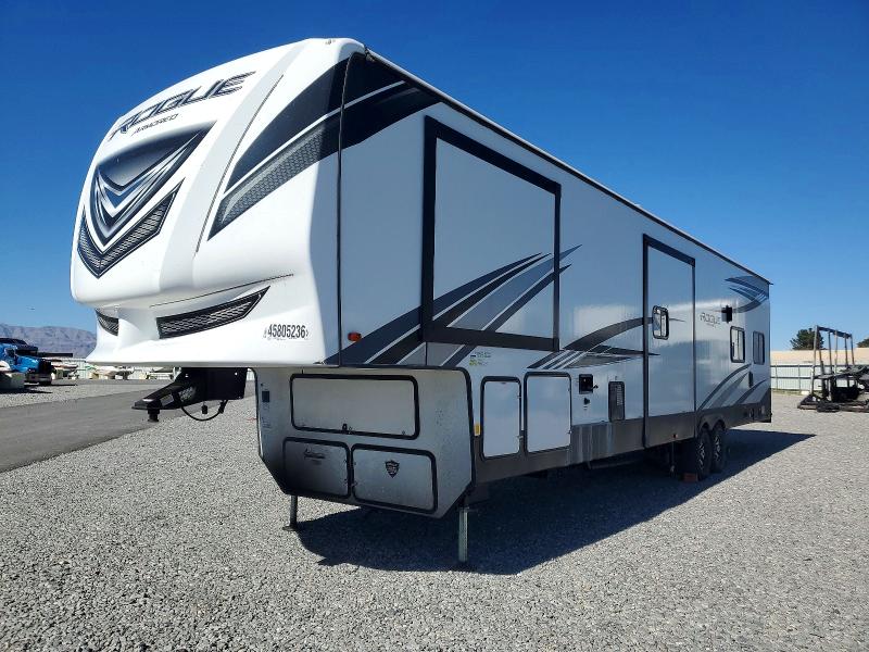 2022 Forest river Vengeance VIN 4X4FVGL26N5402353 COPART salvage auction — VANDALISM, NV - SALVAGE TITLE, sold $25,250 on 2026-07-09 (photo 2)
