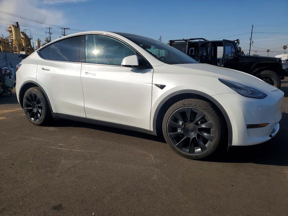 2020 Tesla Model y VIN 5YJYGDEE9LF034292 COPART salvage auction — REAR END, Ca - Salvage Certificate, sold $9,900 on 2026-07-08 (photo 4)