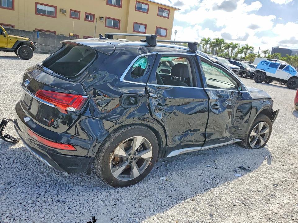 2023 Audi Q5 VIN WA1ABAFY4P2116800 COPART salvage auction — ROLLOVER, Salvage Title, sold $1,700 on 2026-08-11 (photo 3)