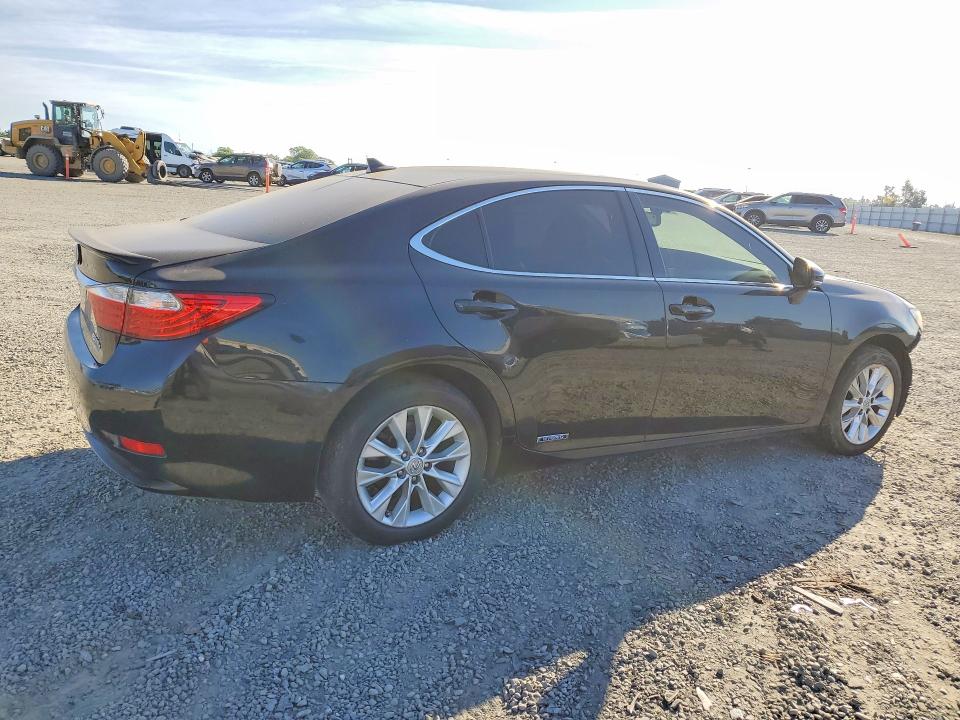 2013 Lexus ES VIN JTHBW1GG9D2006775 COPART salvage auction — FRONT END, Salvage Title, sold $2,000 on 2026-07-16 (photo 3)