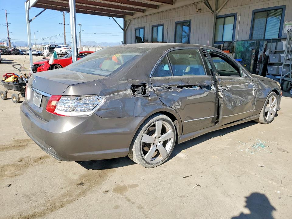 2010 Mercedes-benz E-class VIN WDDHF5GB1AA073255 COPART salvage auction — SIDE, CA - SALVAGE CERTIFICATE, sold $1,000 on 2026-08-20 (photo 3)