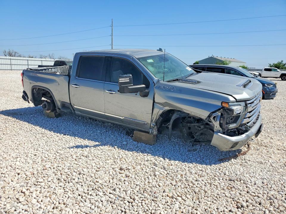 2024 Chevrolet Silverado VIN 2GC4YREY0R1202920 COPART salvage auction — SIDE, Tx - Salvage Vehicle Title, sold $70 on 2026-07-09 (photo 4)