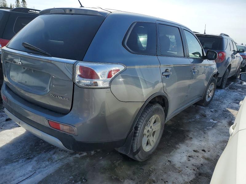 2015 Mitsubishi Outlander VIN JA4AZ2A35FZ600607 COPART salvage auction — FRONT END, Qc - Gravement Accidente, sold $1,250 on 2026-07-07 (photo 3)