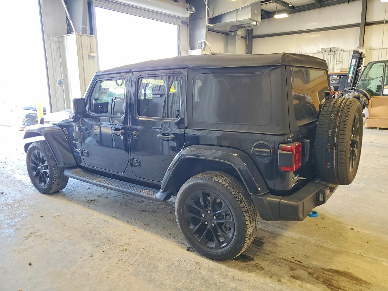 2022 Jeep Wrangler Unlimited VIN 1C4JJXP61NW170974 COPART salvage auction — Hail, MO - CERTIFICATE OF TITLE, sold $18,000 on 2026-07-09 (photo 2)