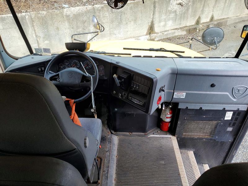 2014 Ic corporation Ce series school VIN 4DRBUAAN8EB778826 COPART salvage auction — NORMAL WEAR, Pa - Cert Of Title, sold $1,400 on 2026-07-08 (photo 8)