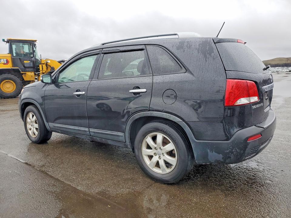 2013 Kia Sorento VIN 5XYKT4A69DG398951 COPART salvage auction — MINOR DENT/SCRATCHES, Ny - Cert Of Title W/Unsatisfd Lien, sold $775 on 2026-07-29 (photo 2)