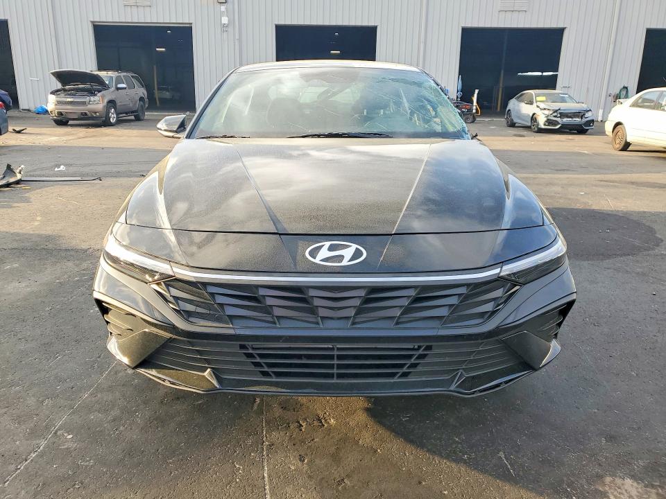 2025 Hyundai Elantra VIN KMHLM4DG4SU045742 COPART salvage auction — SIDE, FL, sold $3,650 on 2026-07-22 (photo 5)