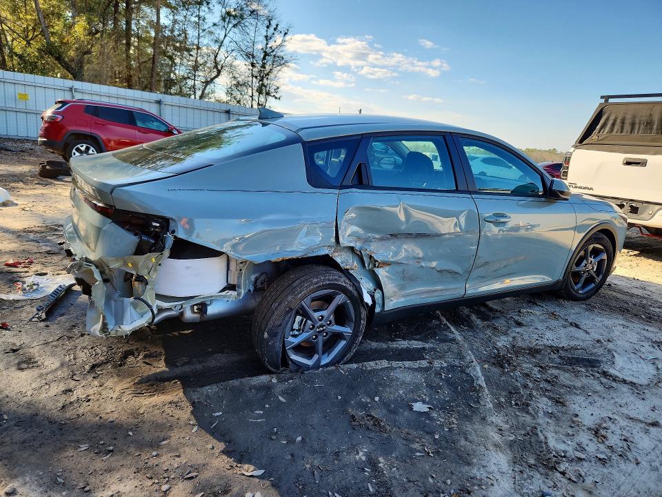 2026 Kia K4 VIN 3KPFT4DE5TE254054 COPART salvage auction — REAR END, Fl - Cert Of Title Slvg Rebuildable, sold $6,200 on 2026-08-31 (photo 3)