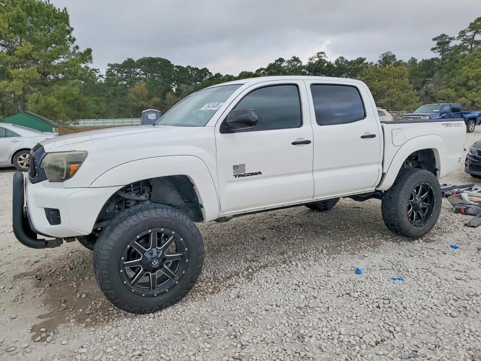 2015 Toyota Tacoma VIN 5TFLU4EN3FX116340 COPART salvage auction — REAR END, TX - CERTIFICATE OF TITLE, sold $6,600 on 2026-07-28 (photo 1)