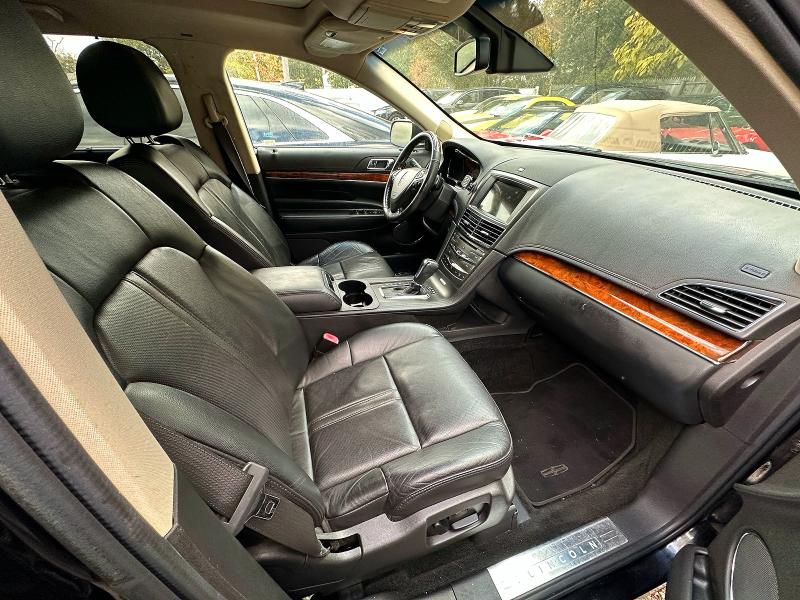 2016 Lincoln Mkt VIN 2LMHJ5AT1GBL01391 COPART salvage auction — NORMAL WEAR, NY - CERTIFICATE OF TITLE (P), sold $900 on 2026-07-08 (photo 5)