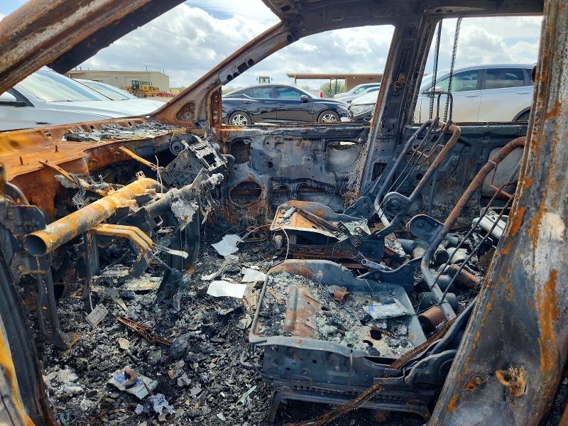 2000 Mazda Mpv VIN JM3LW28G6Y0134443 COPART salvage auction — BURN, Tn - Non-Repairable Certificate, sold $125 on 2026-07-29 (photo 7)