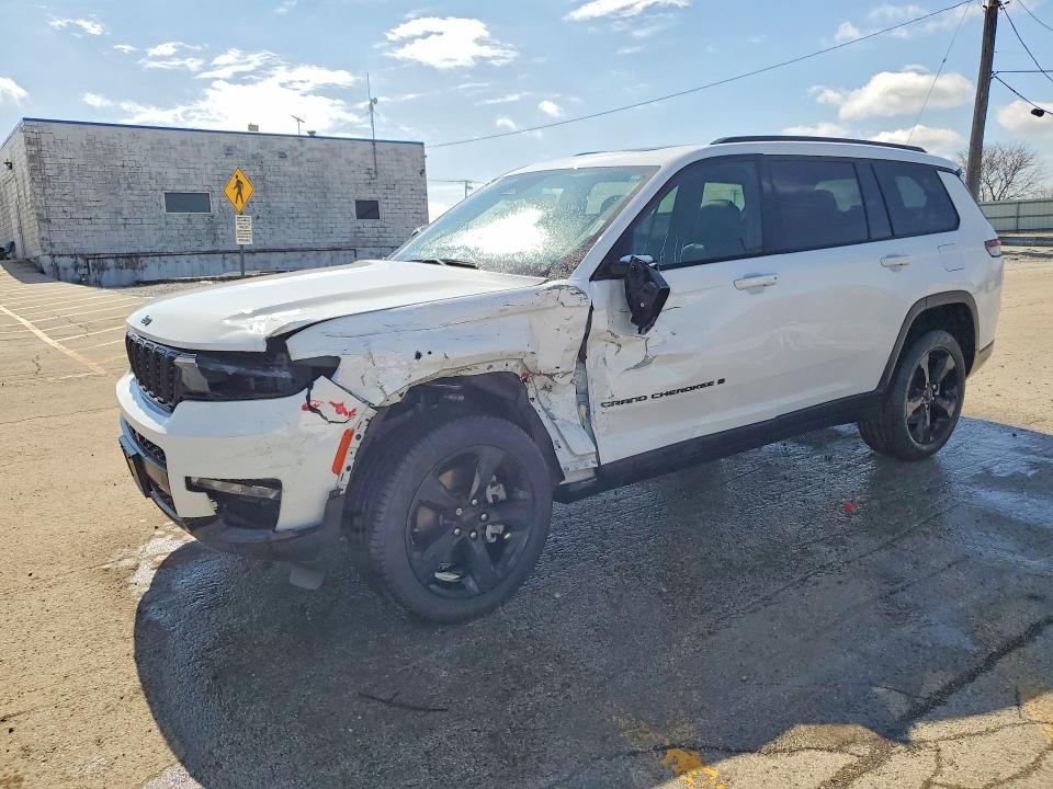2024 Jeep Cherokee VIN 1C4RJKBG2R8555881 COPART salvage auction — FRONT END, Il - Salvage Certificate, sold $11,300 on 2026-07-04 (photo 1)