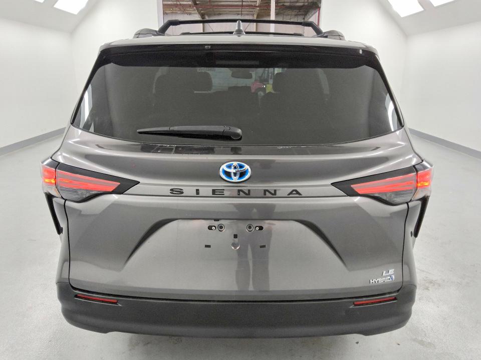 2022 Toyota Sienna VIN 5TDBRKEC9NS087737 COPART salvage auction — NORMAL WEAR, CA - CERTIFICATE OF TITLE, sold $8,300 on 2026-07-23 (photo 6)