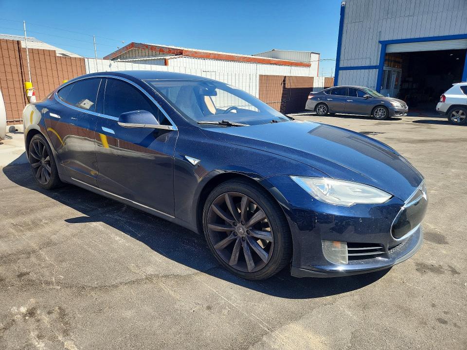 2015 Tesla VIN 5YJSA1S1XFF080564 COPART salvage auction — MECHANICAL, Fl - Cert Of Title-Rebuildable Slvg, sold $1,950 on 2026-07-27 (photo 4)