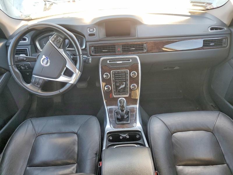 2016 Volvo VIN YV440MBK4G1247532 COPART salvage auction — MINOR DENT/SCRATCHES, Salvage Title, sold $3,750 on 2026-07-22 (photo 8)