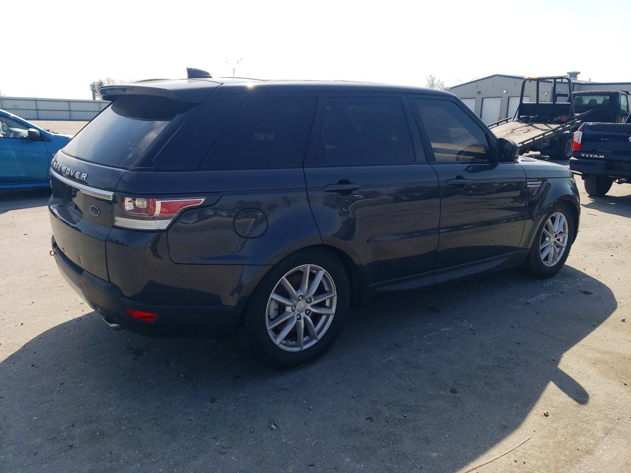 2017 Land Rover Range Rover Sport VIN SALWR2FV5HA143605 COPART salvage auction — Minor Dent/Scratches, FL - DEALER ONLY CLEAN TITLE, sold $2,750 on 2026-07-03 (photo 3)