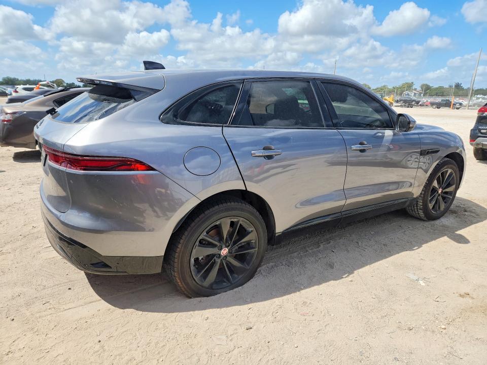 2022 Jaguar F-pace VIN SADCJ2EX3NA699447 COPART salvage auction — MINOR DENT/SCRATCHES, Va - Certificate Of Title, sold $11,800 on 2026-07-27 (photo 3)