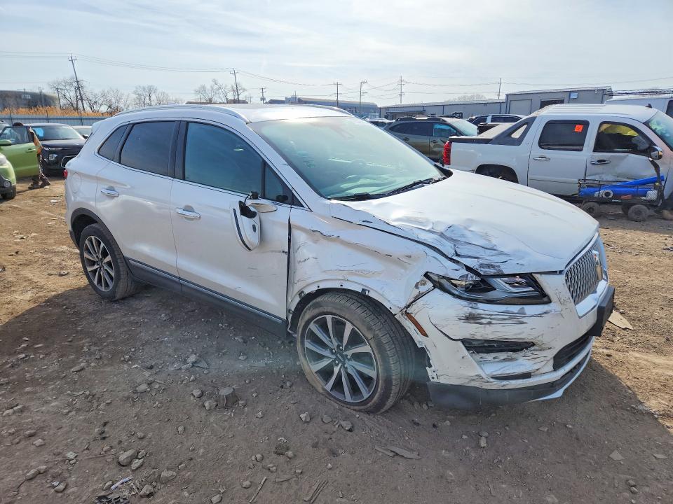 2019 Lincoln Mkc VIN 5LMCJ3C95KUL47124 COPART salvage auction — FRONT END, IL - SALVAGE CERTIFICATE, sold $3,400 on 2026-07-08 (photo 4)